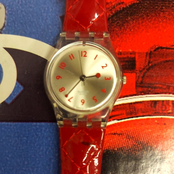 Swatch Watch STRAWBERRY JAM LK243 2004 Standard Ladies Rare Swiss Made Quartz - Picture 1 of 8